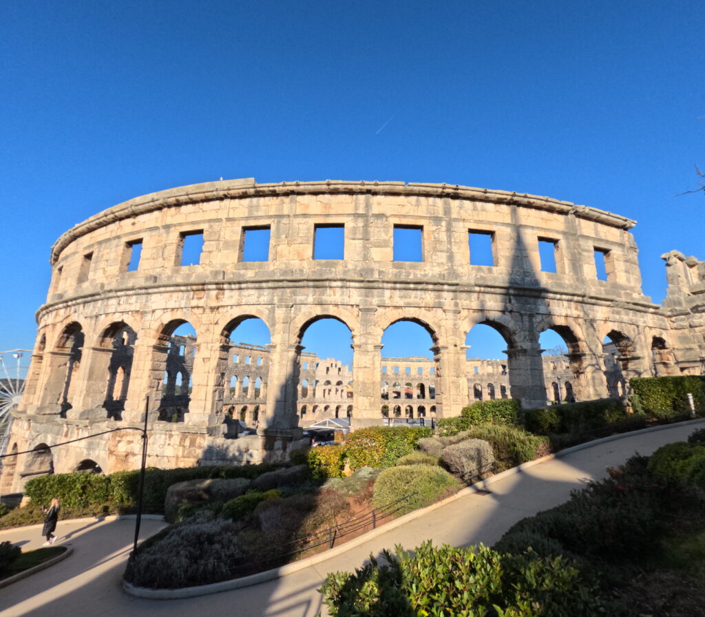 Pula v zimě - koloseum.