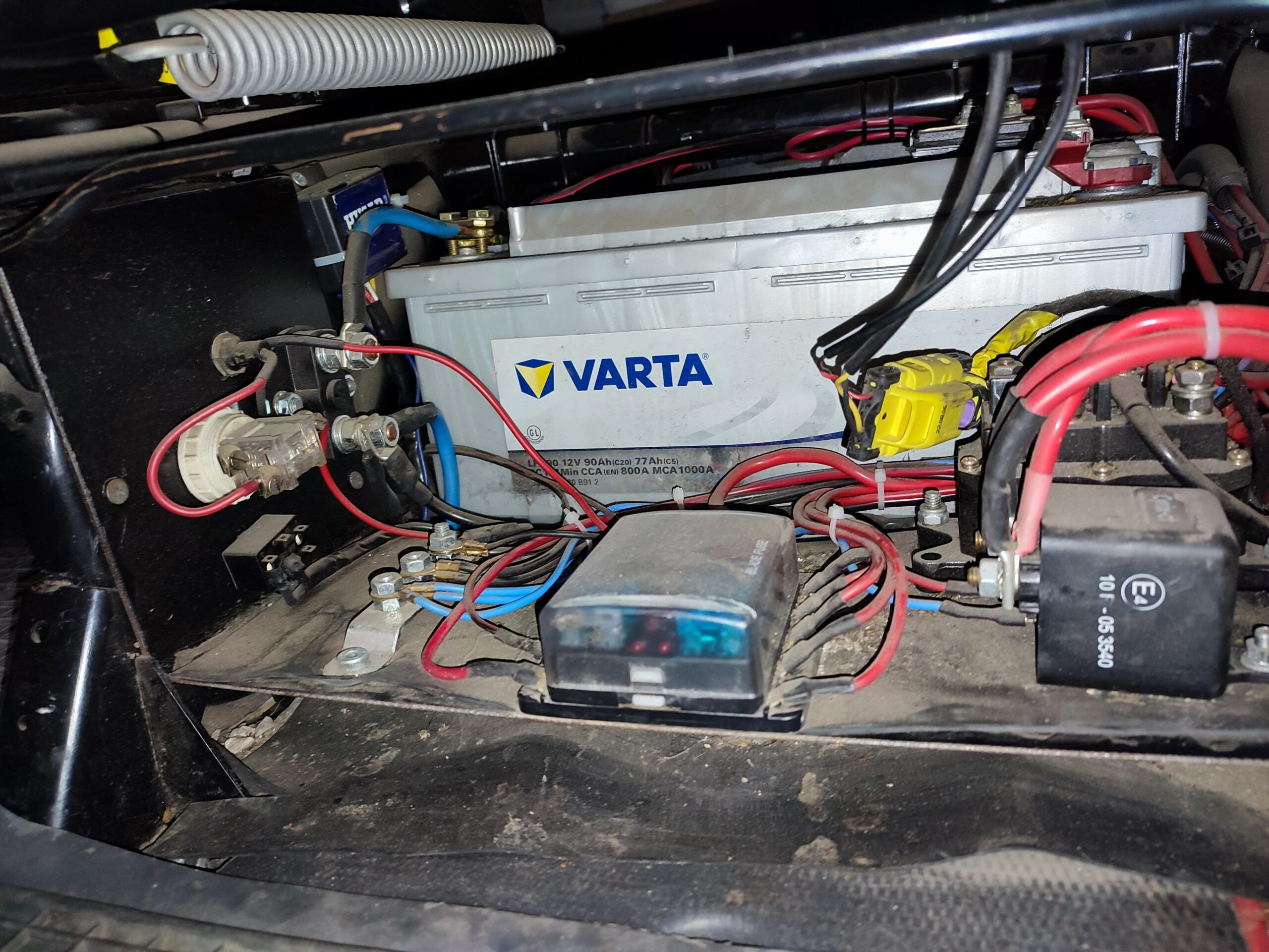 Demontáž elektroinstalace v dodávce