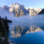 Mlha nad Lago di Braies.