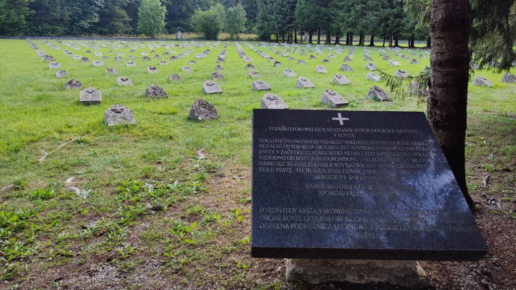 Hřbitov v Údolí Soča